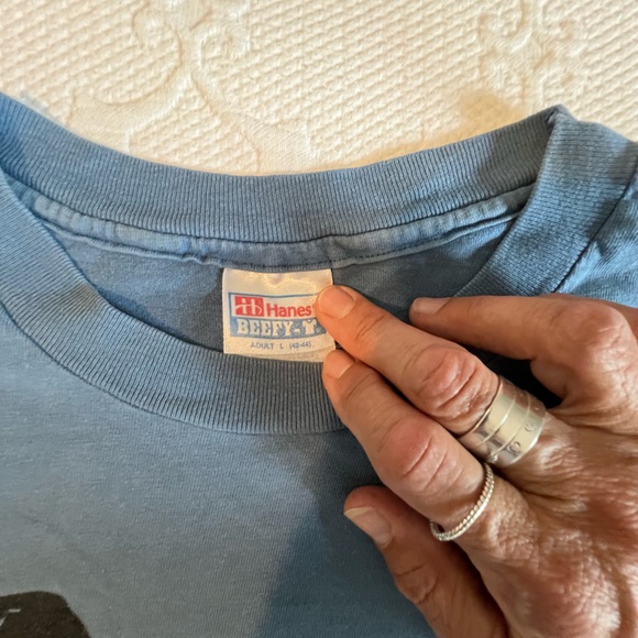 Hanes tee, blue Black Dog cafe tee, good condition - Picture 3 of 4
